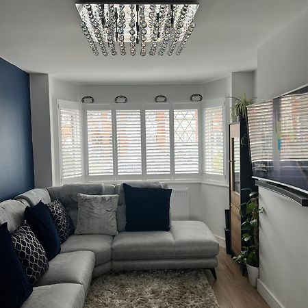 Double Room In Great Barr Near M5 - M6 - Parking - Tv Bed-Garden Birmingham Buitenkant foto
