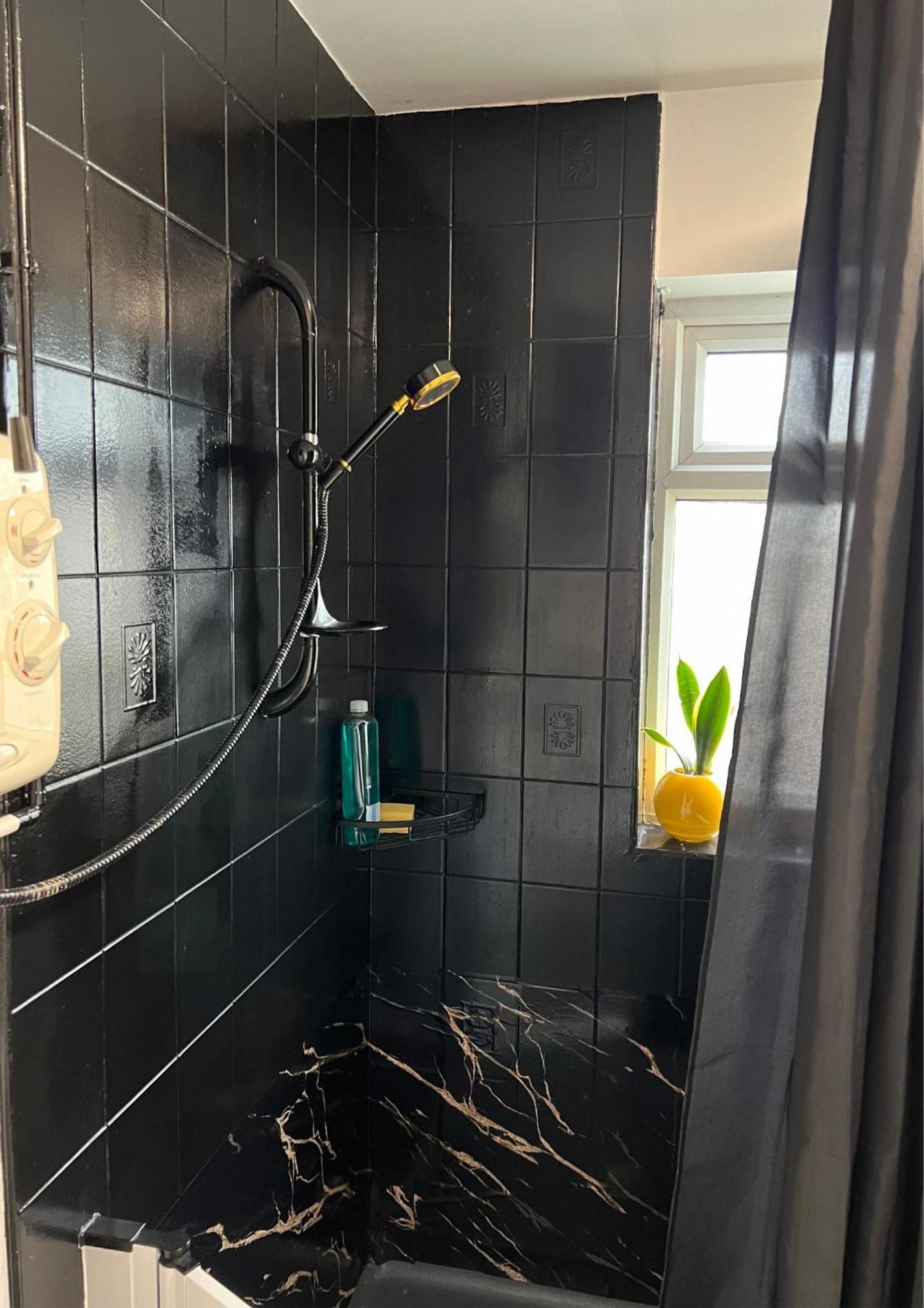 Double Room In Great Barr Near M5 - M6 - Parking - Tv Bed-Garden Birmingham Buitenkant foto