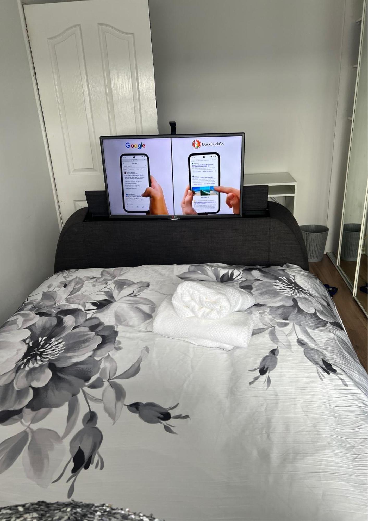 Double Room In Great Barr Near M5 - M6 - Parking - Tv Bed-Garden Birmingham Buitenkant foto
